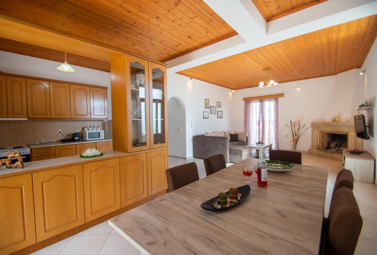 Family Private Homes & Sea View Литакия Экстерьер фото