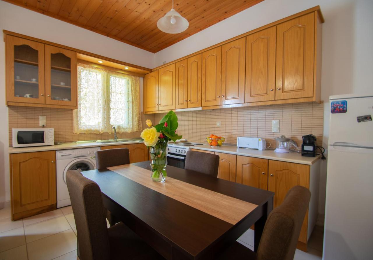 Family Private Homes & Sea View Литакия Экстерьер фото