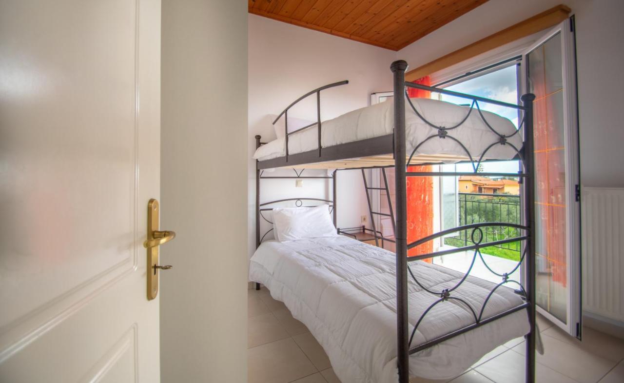 Family Private Homes & Sea View Литакия Экстерьер фото