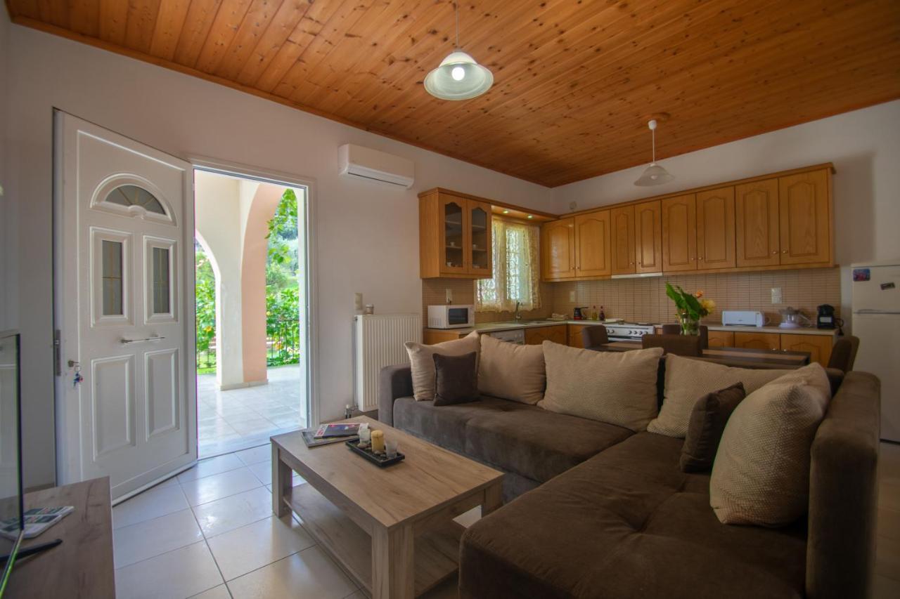 Family Private Homes & Sea View Литакия Экстерьер фото